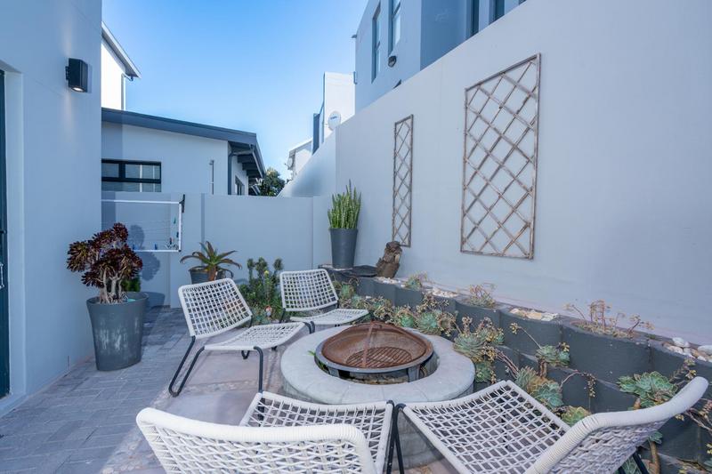 4 Bedroom Property for Sale in Calypso Beach Western Cape